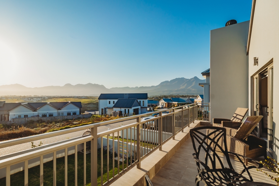5 Bedroom Property for Sale in Kingswood Golf Estate Western Cape